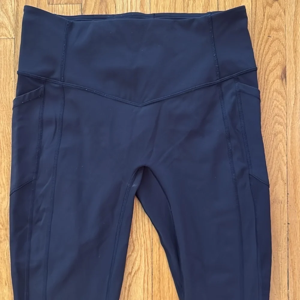 Lululemon 10 All The Right Places Crop II 23